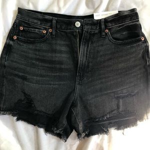 American Eagle 90’s Boyfriend Shorts